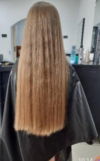 Українка відрізала та продала своє волосся, щоб допомогти ЗСУ
