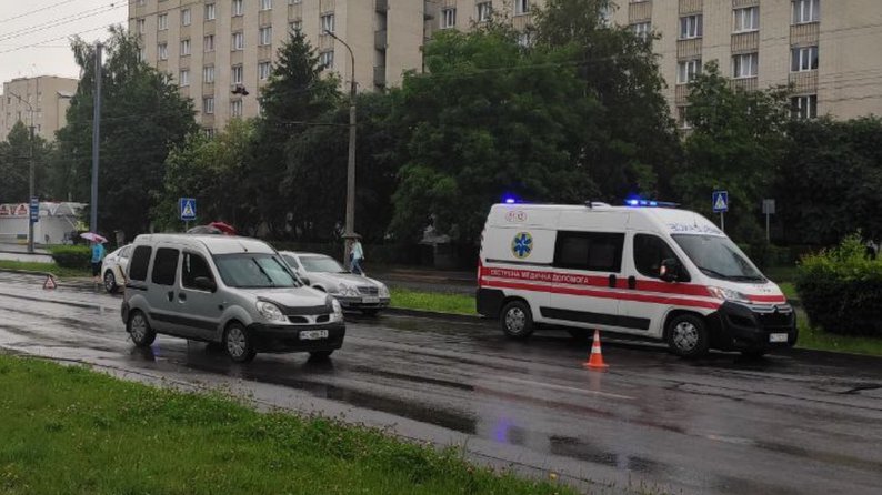 «Загибла йшла на зупинку»: деталі смертельної аварії на проспекті Соборності у Луцьку