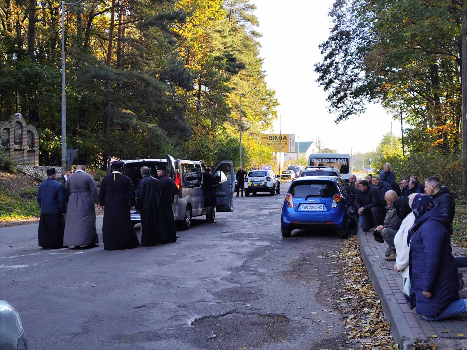 Без батька залишилися неповнолітня донька та син-захисник: на Волині попрощались із Героєм Анатолієм Сардачуком