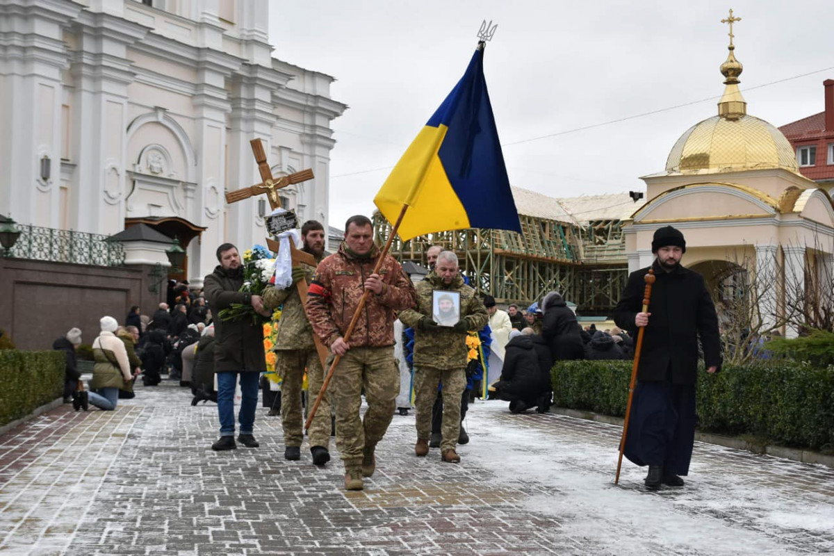 Воїн-революціонер: у Луцьку попрощалися з молодим Героєм Олександром Вдовичем