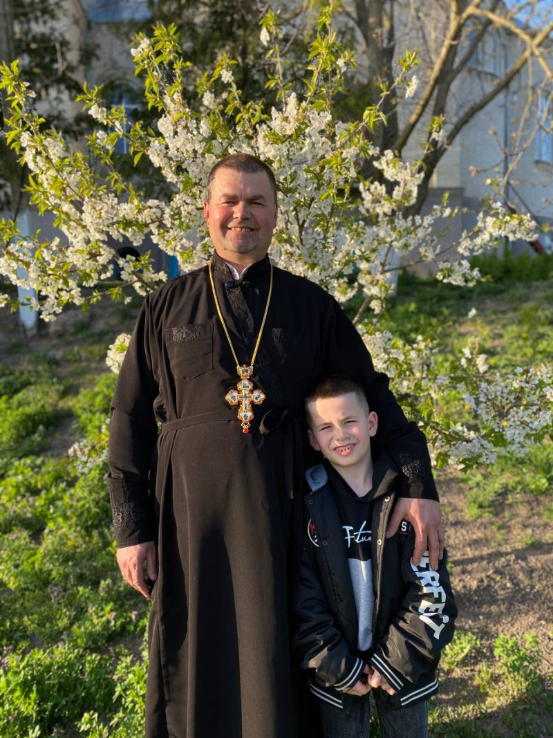 Невтомно дбає про храм уже 22 роки: історія священника з Луцького району