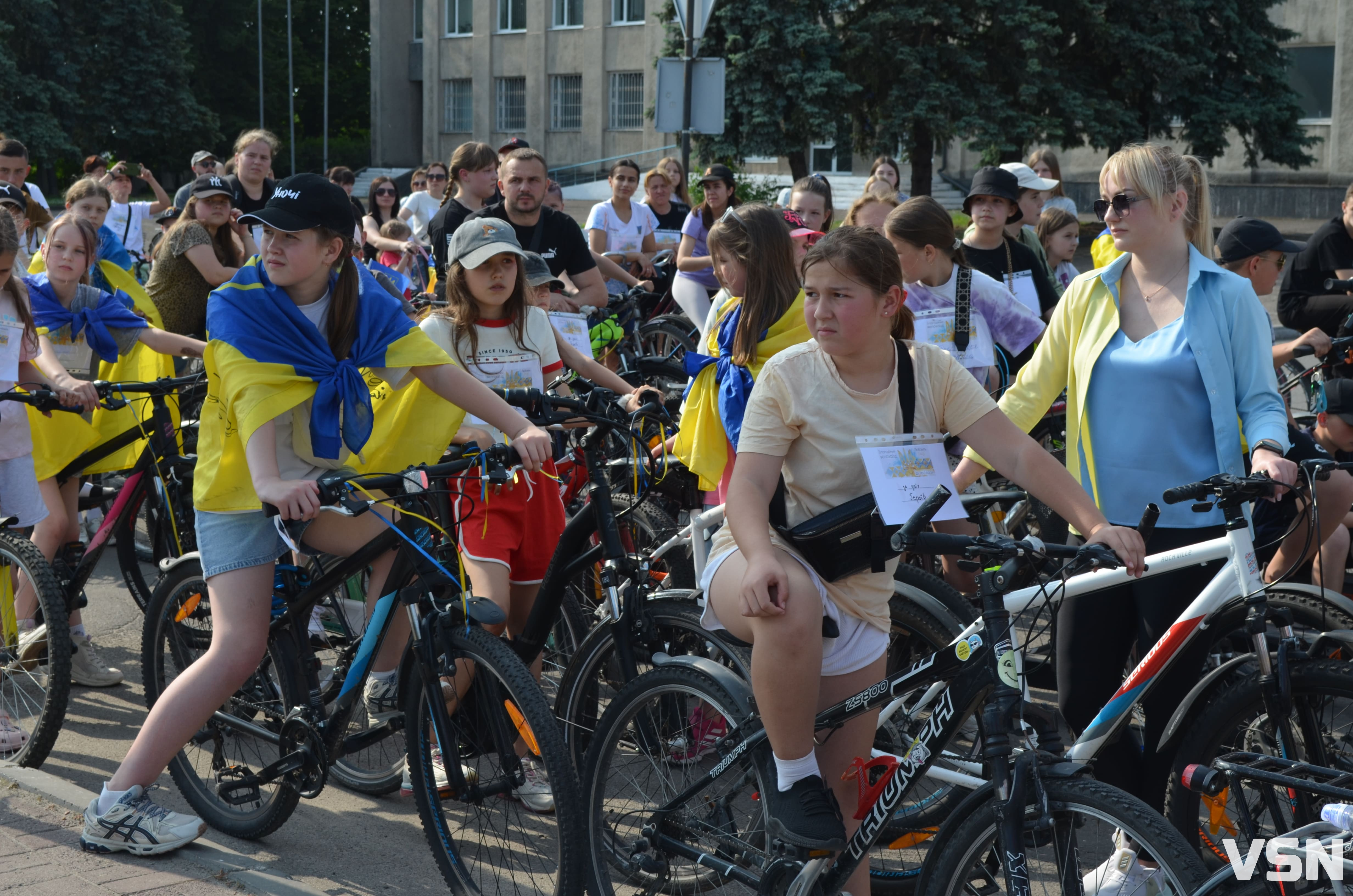 «Їду за Героя»: у місті на Волині вдруге провели благодійний велозаїзд на підтримку ЗСУ