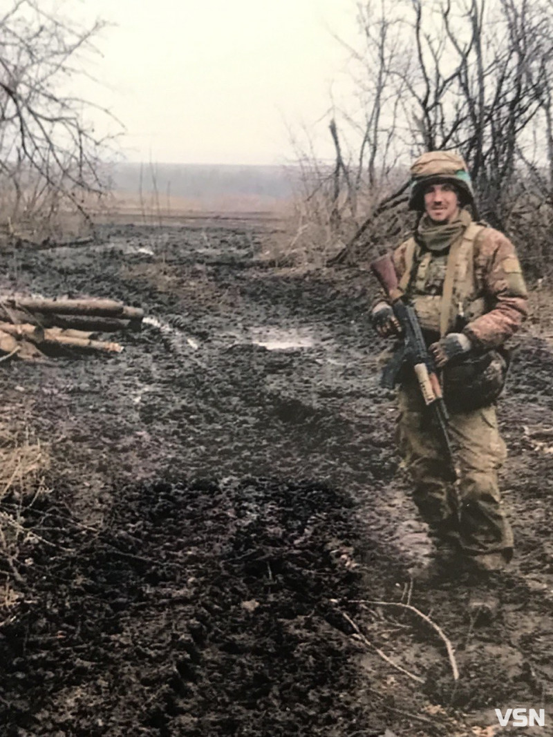 Не хотів, щоб було соромно дивитися синові в очі, тому повернувся з-за кордону захищати країну: спогади про сапера з Волині, якому назавжди 33