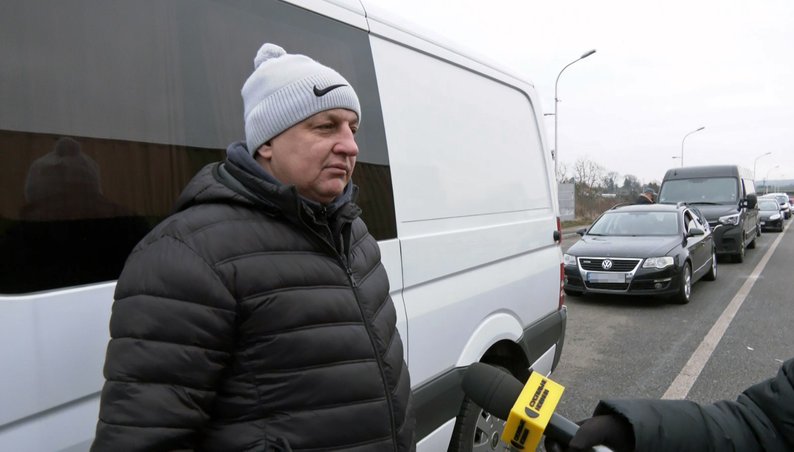 «Автобуси стоять по 20 годин»: на ПП «Устилуг» на Волині — передріздвяні черги