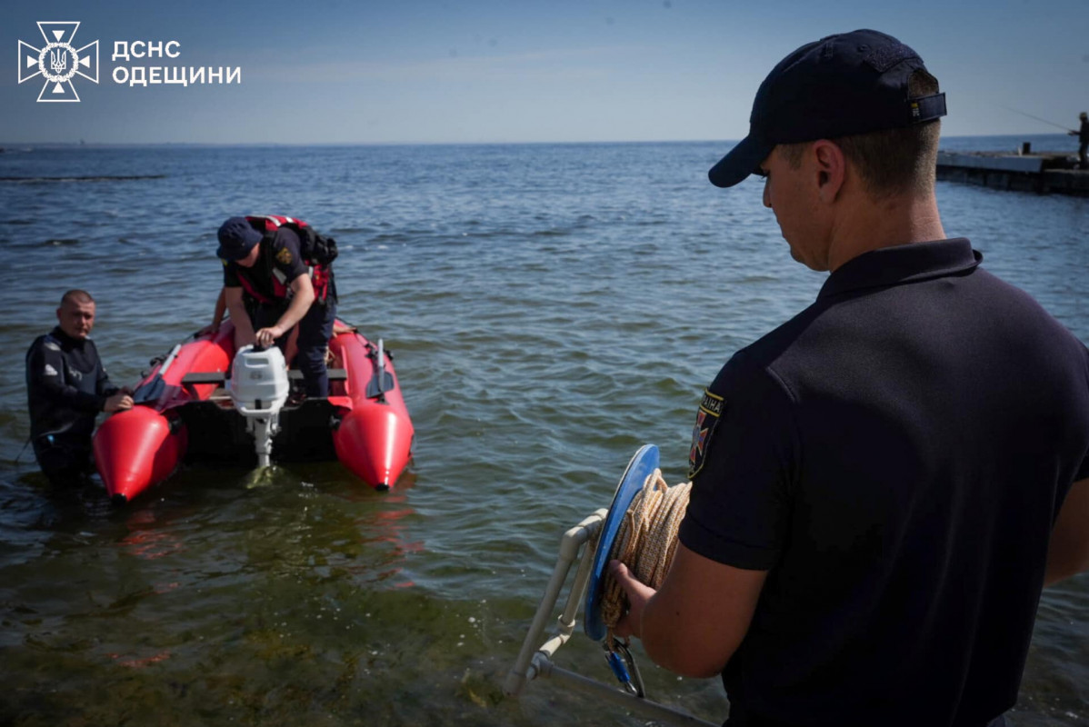 Робила фото на пірсі: 20-річну дівчину з Рівного змило в море в Одесі