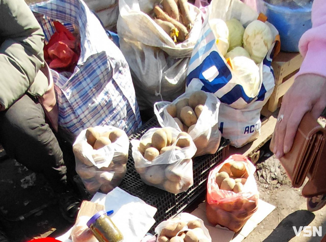 Скільки коштує картопля на ринку у Луцьку