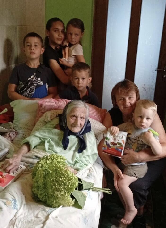 «Позаду майже цілий вік!» Найстаріша жителька села на Волині відзначила 95-річчя