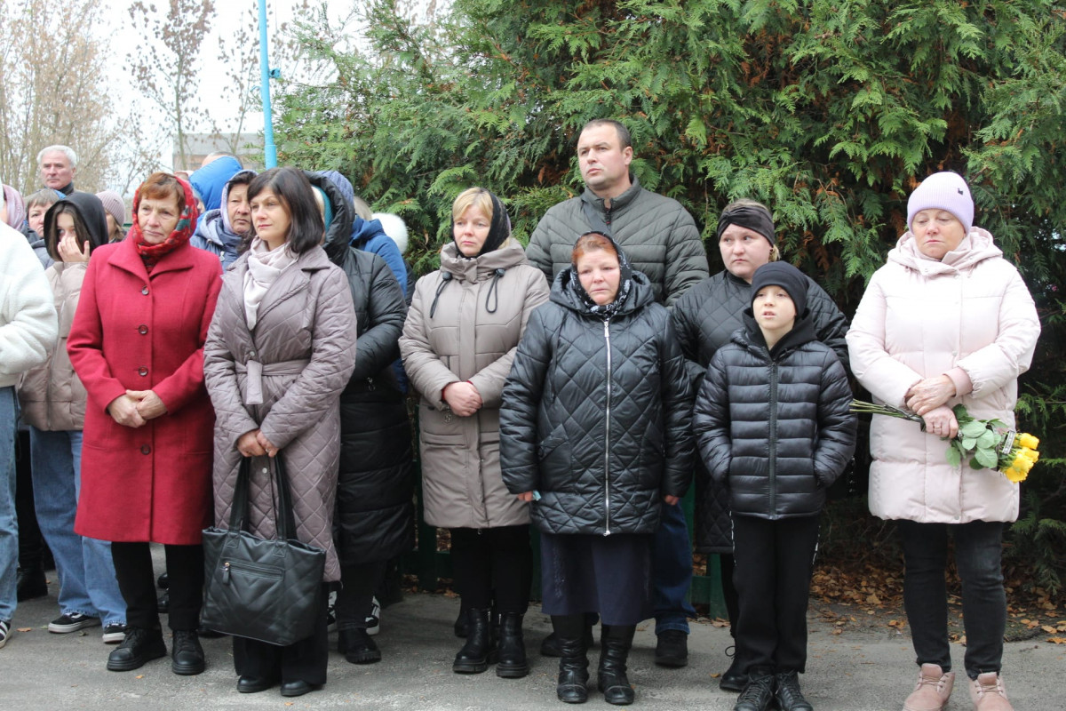 Йому було тридцять три: на Волині відкрили пам'ятну дошку молодому Герою Володимиру Пахольчуку