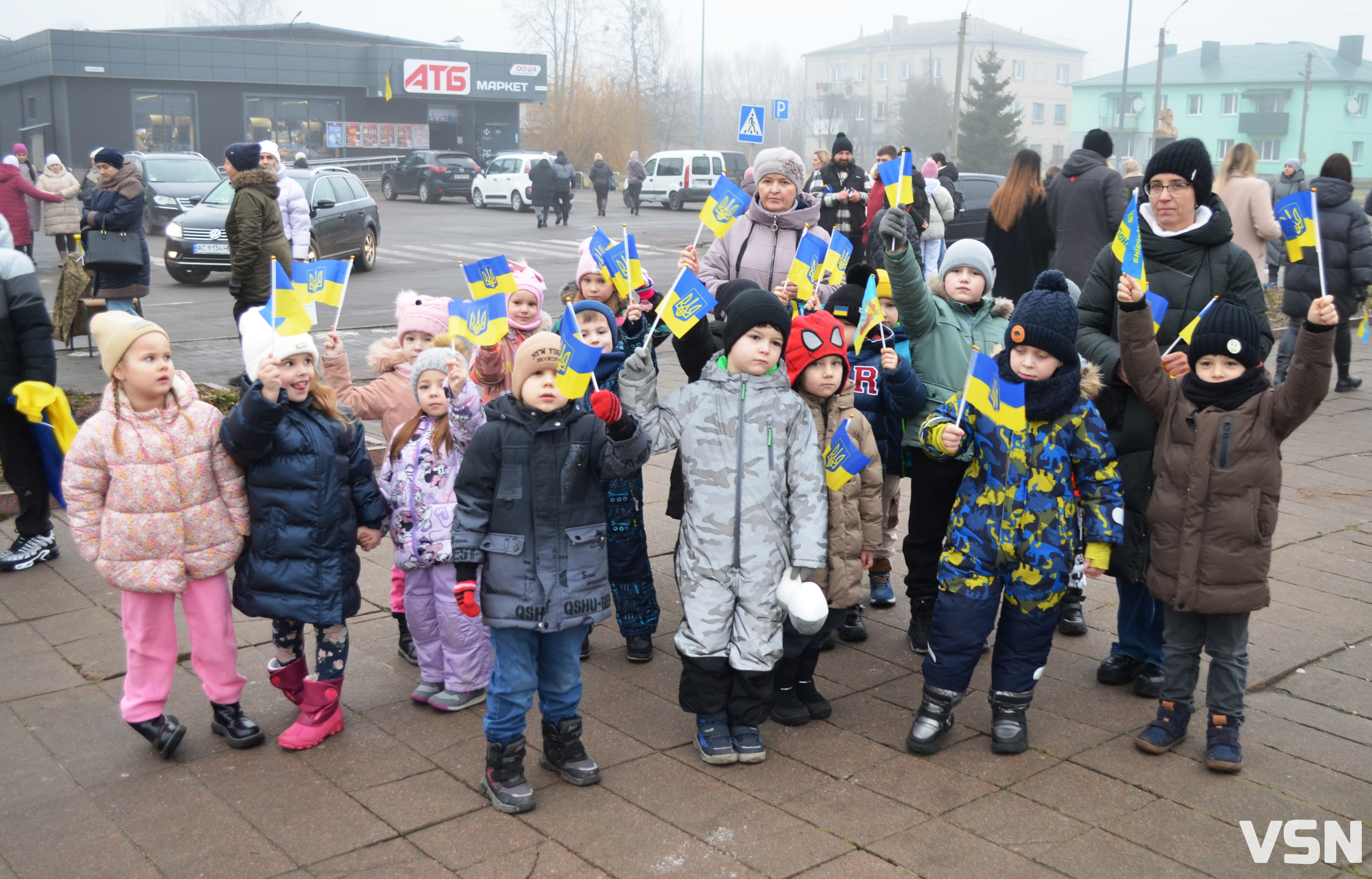 «Для нас – це одна хвилина, для них – Вічність»: у прикордонному місті на Волині вшанували тих, хто загинув від війни