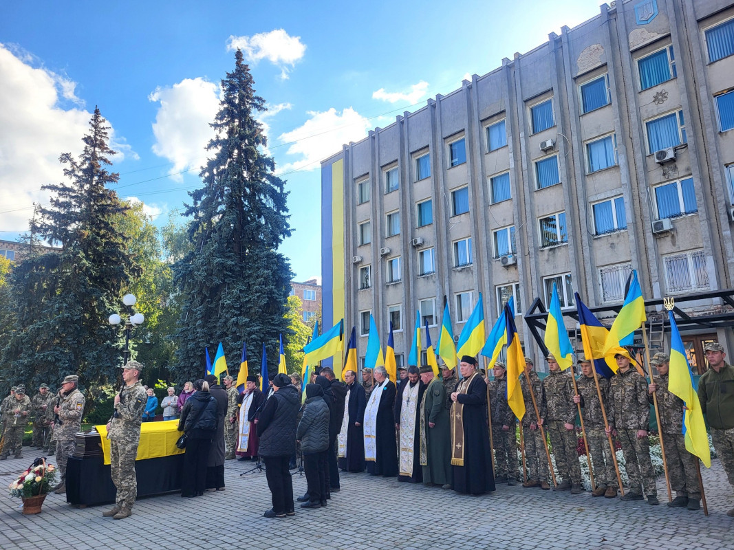 Не дочекався народження дитини: на Волині попрощались з Героєм Леонідом Семенюком