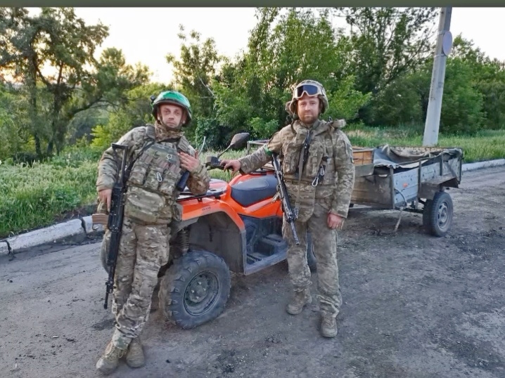 Знав кожну ямку на «дорозі смерті» й завжди їхав першим: спогади про Героя з Волині Андрія Супрунюка