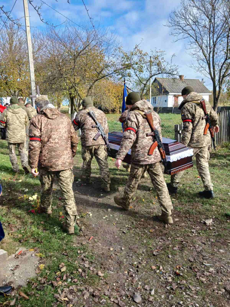 На Волині попрощалися з 40-річний Героєм Романом Нікитчиком