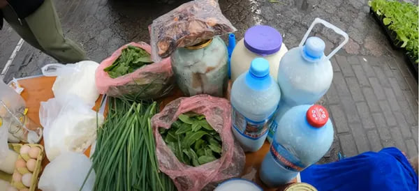 Що продають фермери на луцькому ярмарку: ціни на яйця, м'ясо та полуницю