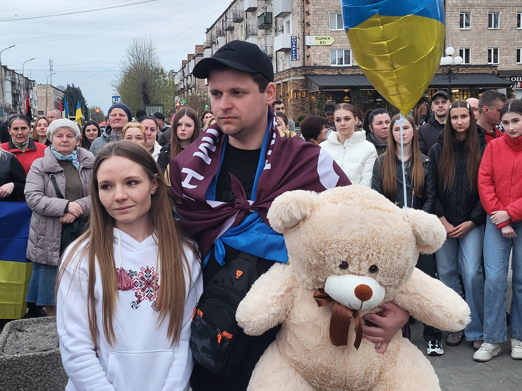 Після півтора року полону додому повернувся Герой з Волині Максим Муха