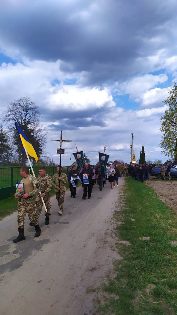 У 15 років втратив матір та ріс патріотом: рідні та односельчани розповіли про загиблого Героя з Волині