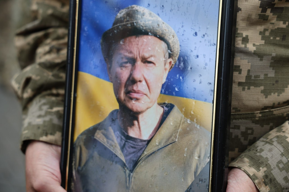 Траурний день у Луцьку: громада попрощалася з трьома захисниками України