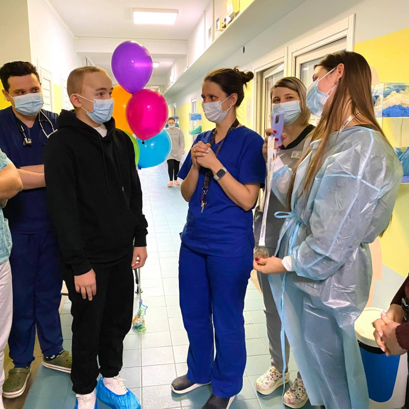 «Головне - не здаватися і вірити, що колись це пекло закінчиться»: історія 16-річного Назара з Волині, який переміг рак