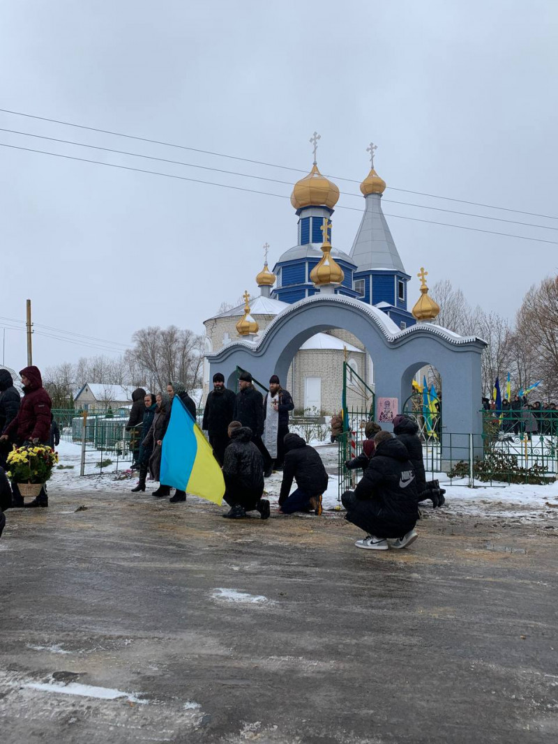 З травня вважався безвісти зниклим: на Волині поховали Героя Василя Саливончика. Фото