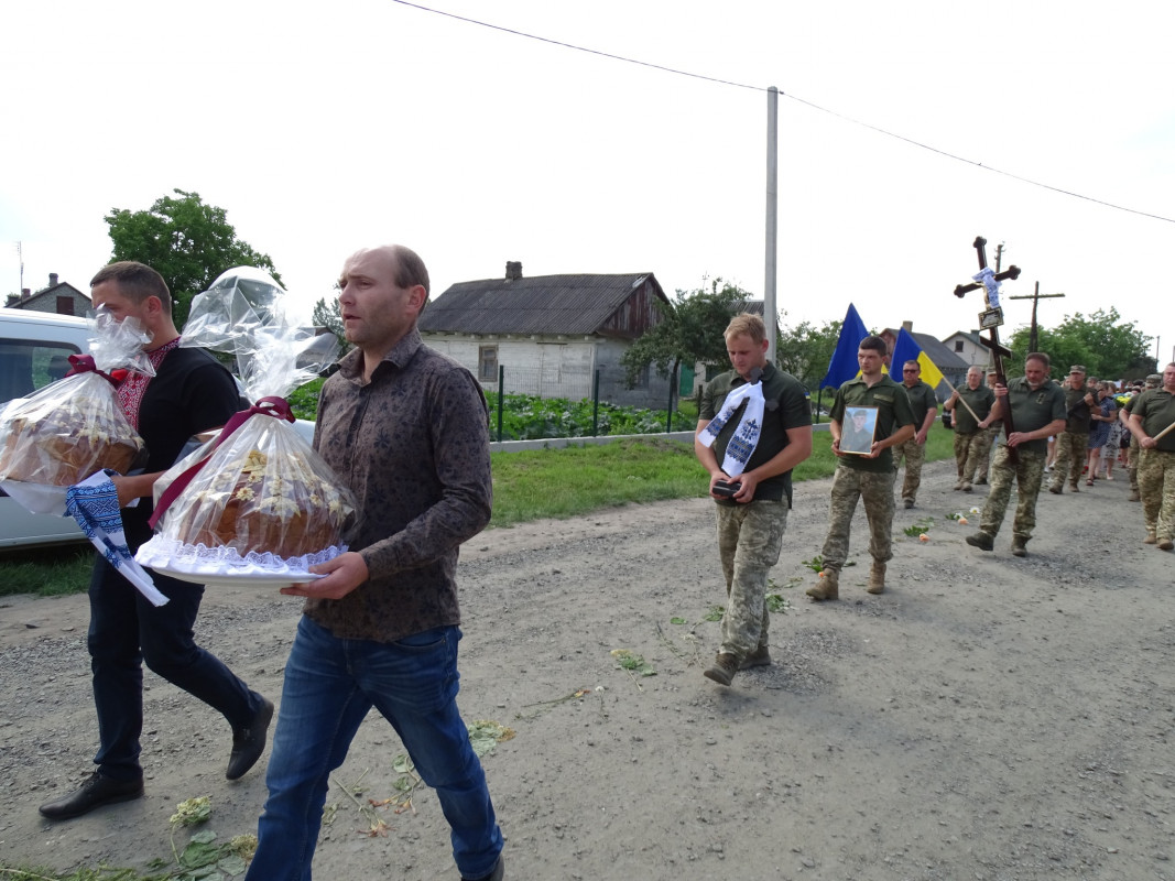 У перший день вторгнення став на захист країни: на Волині попрощалися із молодим Героєм Олександром Карпуком