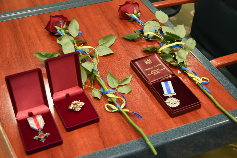 Двоє військових з Луцька отримали почесні нагороди від Залужного та Зеленського
