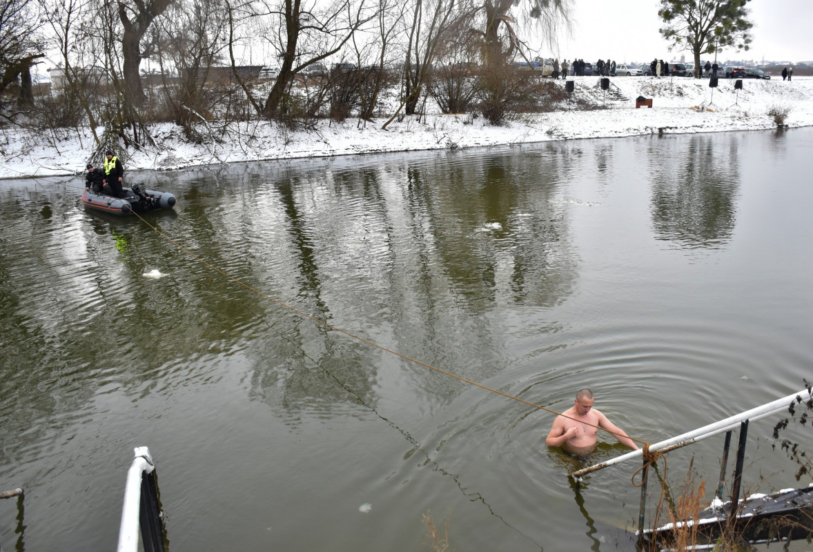 Водохреще 2025: Як освячували воду у річці Стир