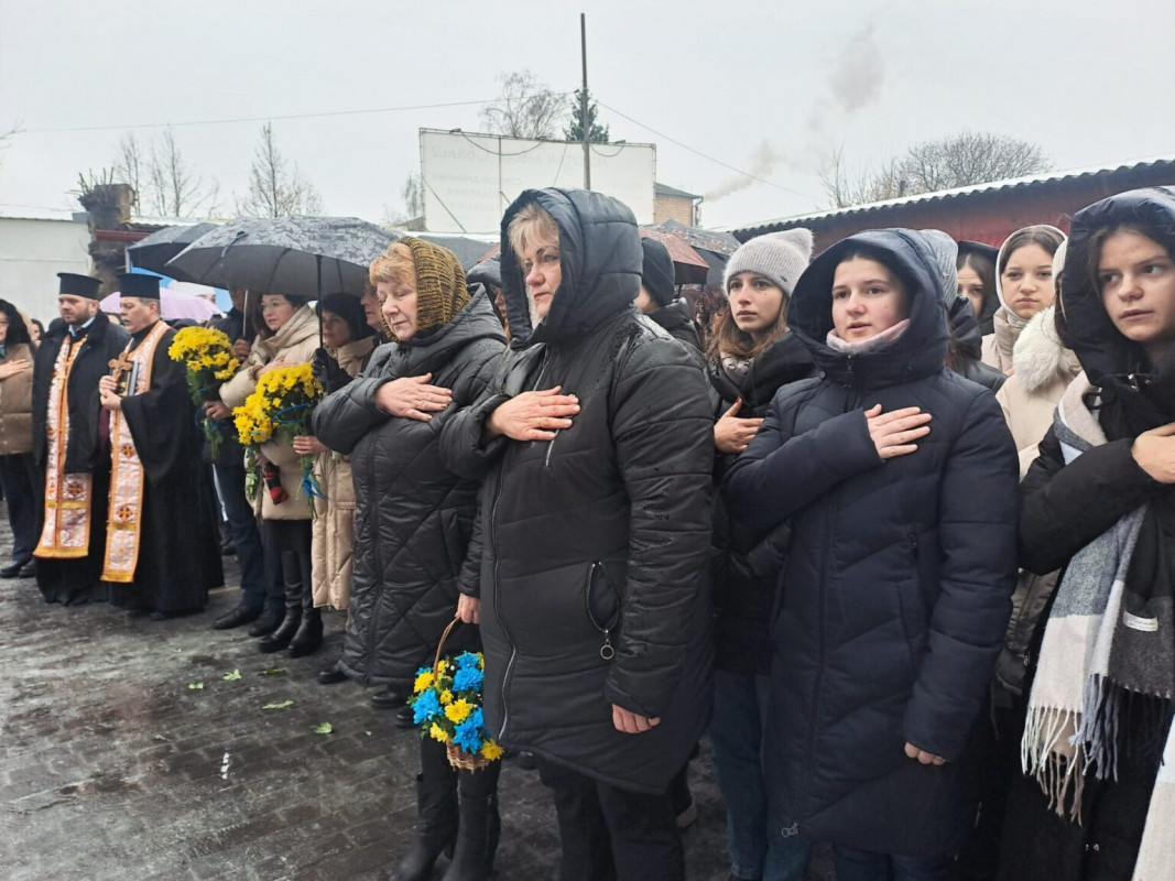 У місті на Волині відкрили меморіальну дошку на честь бойових медиків – випускників закладу