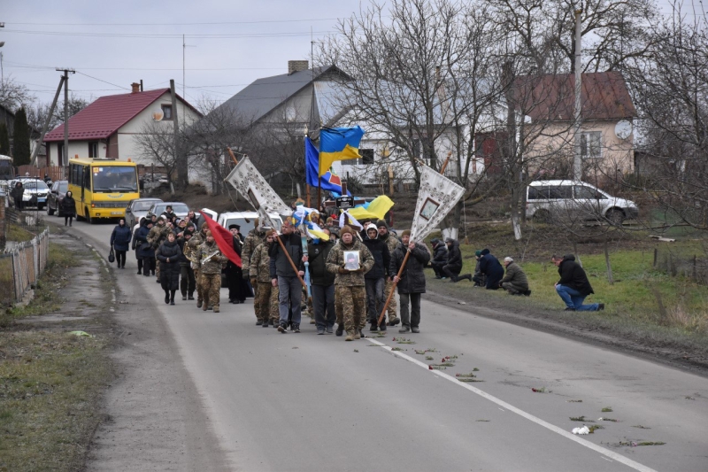 На Волині попрощалися з Героєм Олександром Максимуком