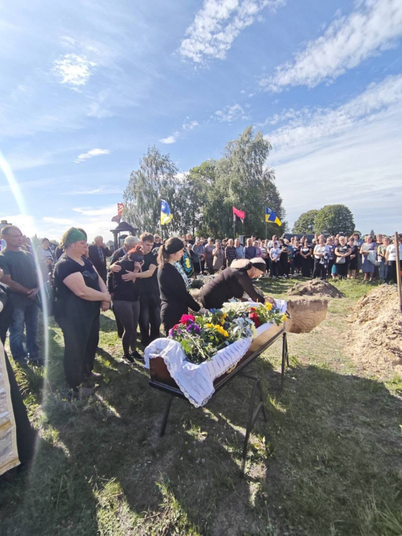 Волиняни попрощалися із 31-річним захисником Вадимом Васеньком
