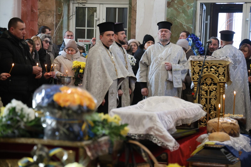 Поховання в день народження: у Луцьку попрощалися з воїном Іваном Прокопцем