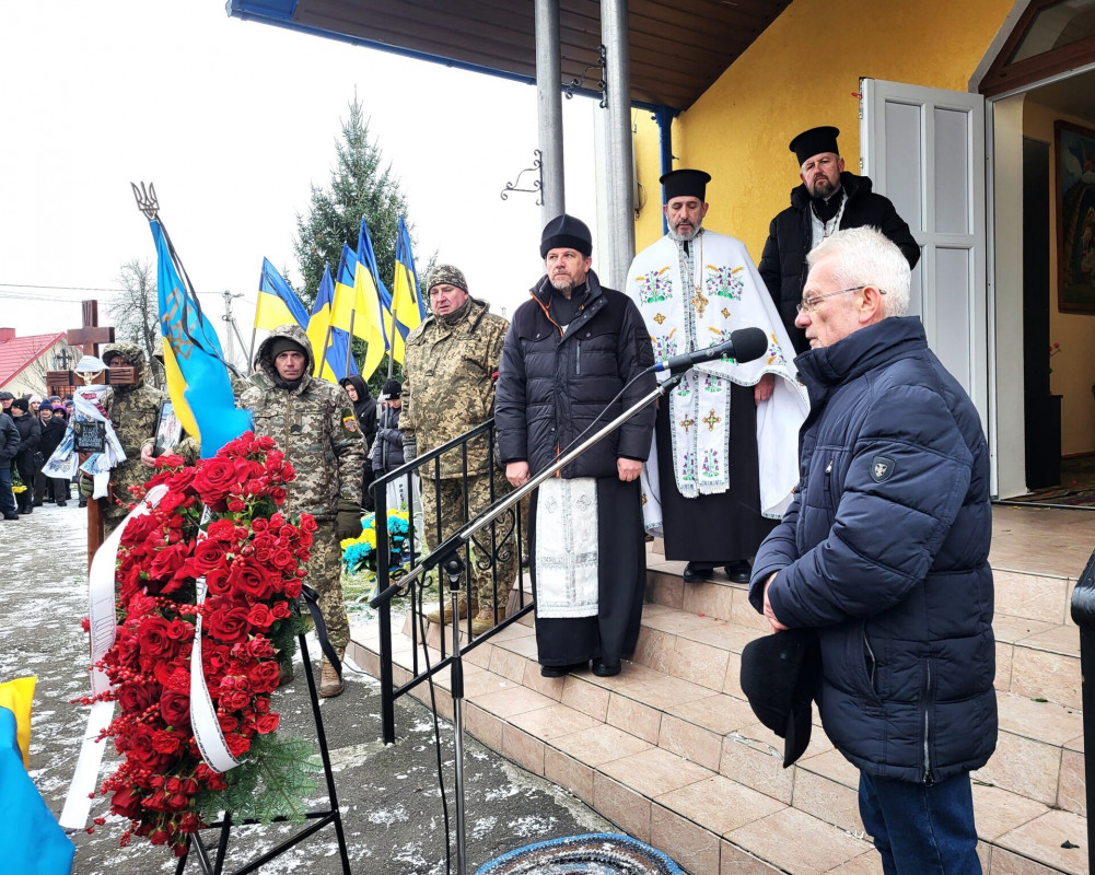 Героїчно загинув в епіцентрі бойових дій: на Волині попрощалися із добровольцем Андрієм Відніком