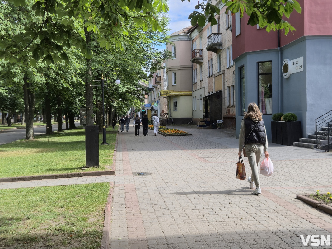 «Ходити містом страшно»: що думають жителі Нововолинська про хаотичний рух електросамокатів у місті
