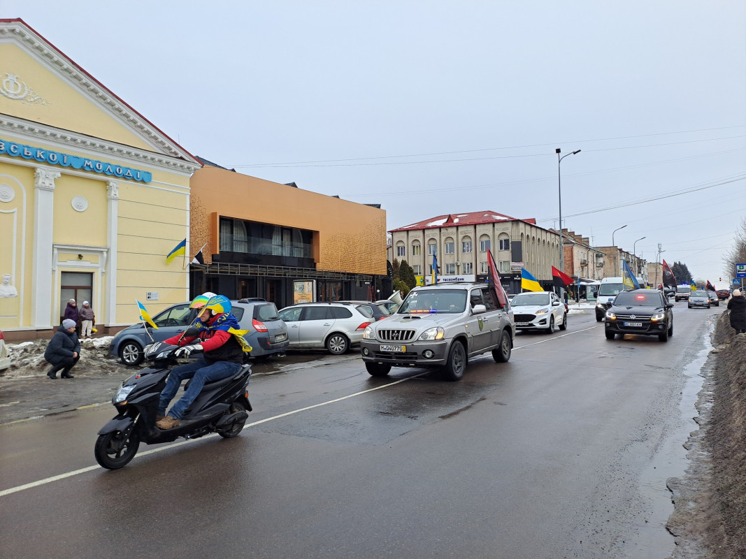 Майже 20 місяців надії та очікувань: у Ковелі попрощалися з Героєм Ярославом Лукашуком