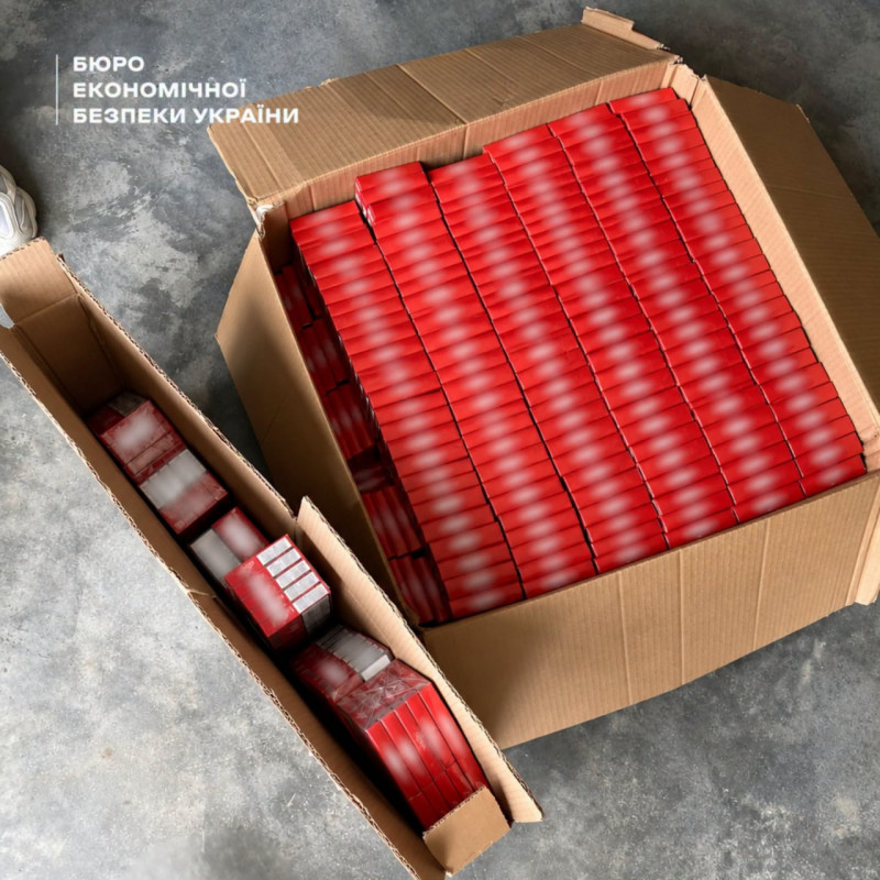 На Волині викрили незаконний продаж сигарет і вейпів на 1,8 мільйона гривень