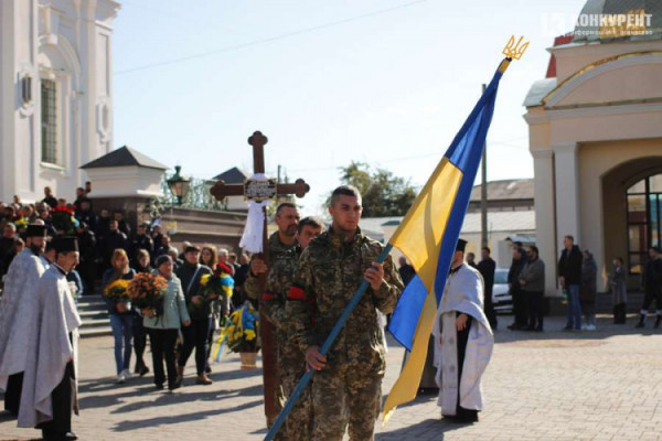 Назавжди 37-річний: у Луцьку попрощалися із Героєм Олександром Мартинюком