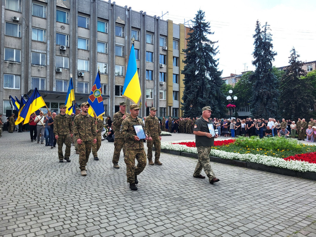 Сини продовжують боротьбу на фронті: на Волині попрощалися з Героями Юрієм Любашовим та Олександром Дубуком