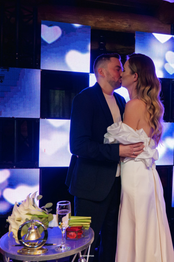 Закохані і щасливі: з початку року у Луцьку провели понад 211 виїзних церемонії одруження