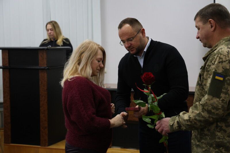 У Луцьку вручили посмертні ордени та медалі рідним загиблих захисників України