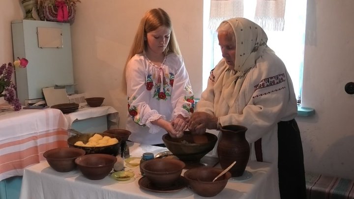 Сирні мандрички, борщ із линяками та незвичні пироги: на Волині офіційно зберегли ще три унікальні традиції