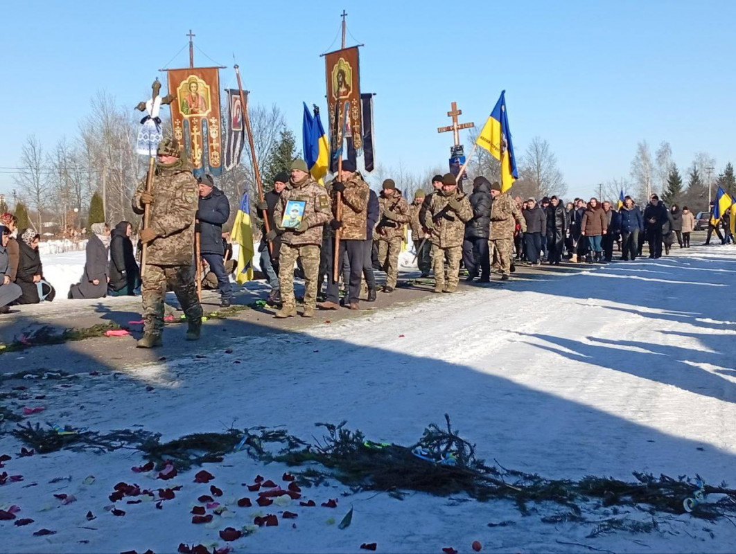 320 днів вважався зниклим безвісти: на Волині в останню путь провели Героя Ігоря Бурка