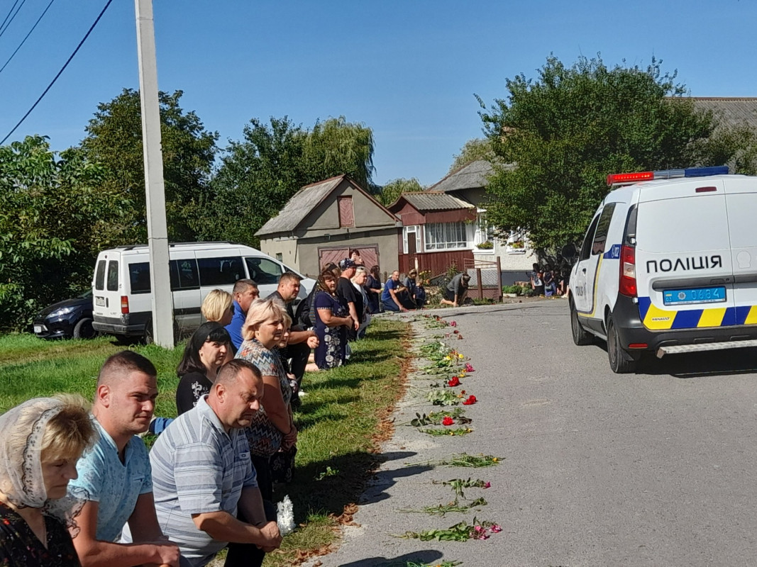 Син залишився без батька: на Волині попрощалися із Тарасом Грицюком, який загинув за Україну