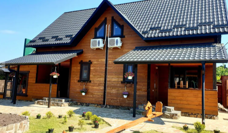 Для сім'ї або великих компаній: де і за скільки орендувати будинок у Шацьку біля Світязя