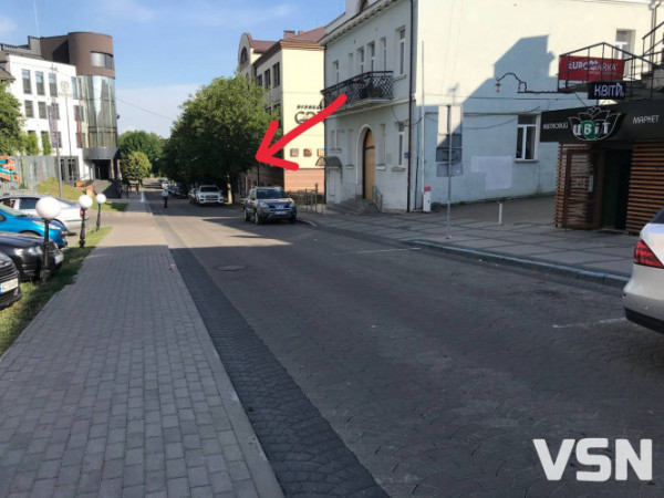 Як і де у Луцьку працюють платні парковки?