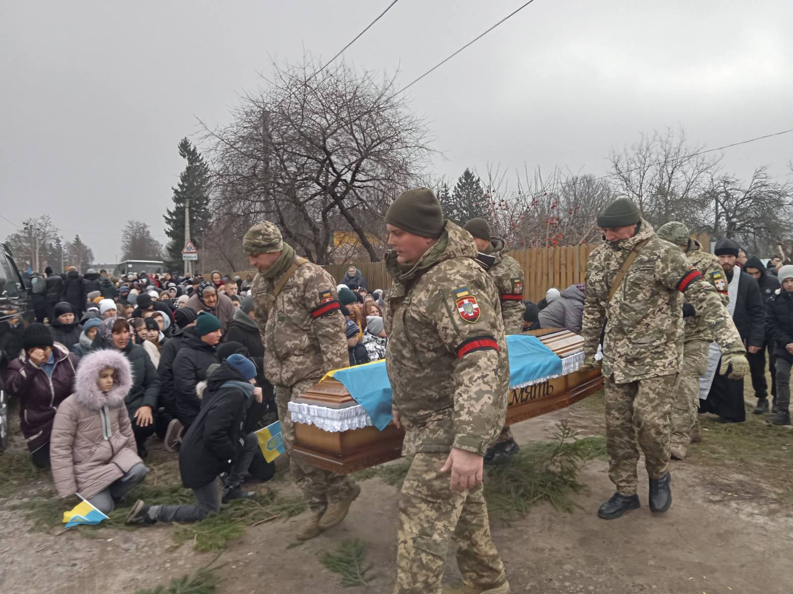 Через сім місяців невідомості Герой повернувся додому: на Волині попрощалися військовим з Володимиром Бортником