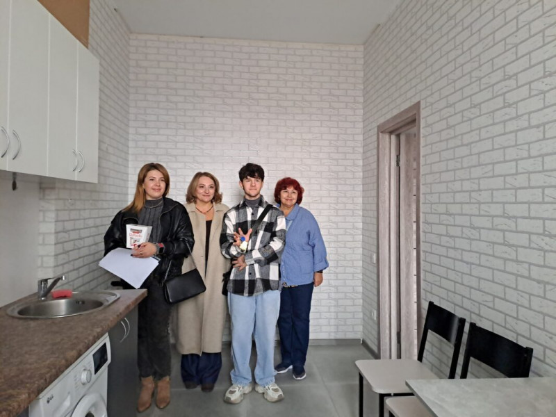 Родина переселенців із Херсонщини отримала квартиру в Ковелі