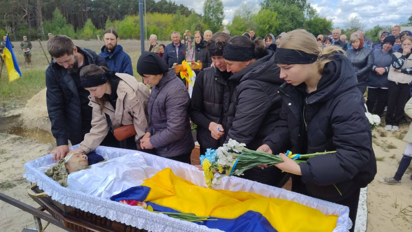 Нещодавно виповнилося 32 роки: на Волині попрощалися з Героєм Віталієм Кайдиком