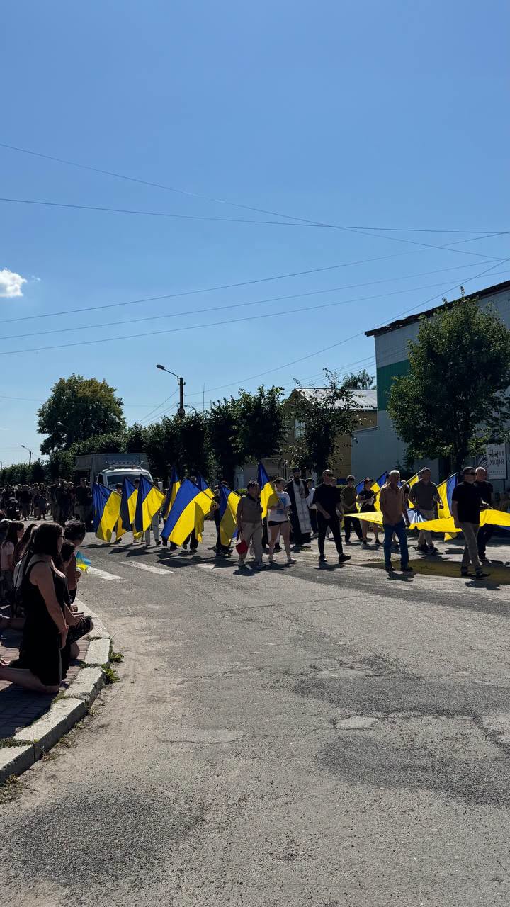Громада на Волині попрощалася одразу з двома Героями: в останню путь провели Юрія Джуля та Василя Шилюка
