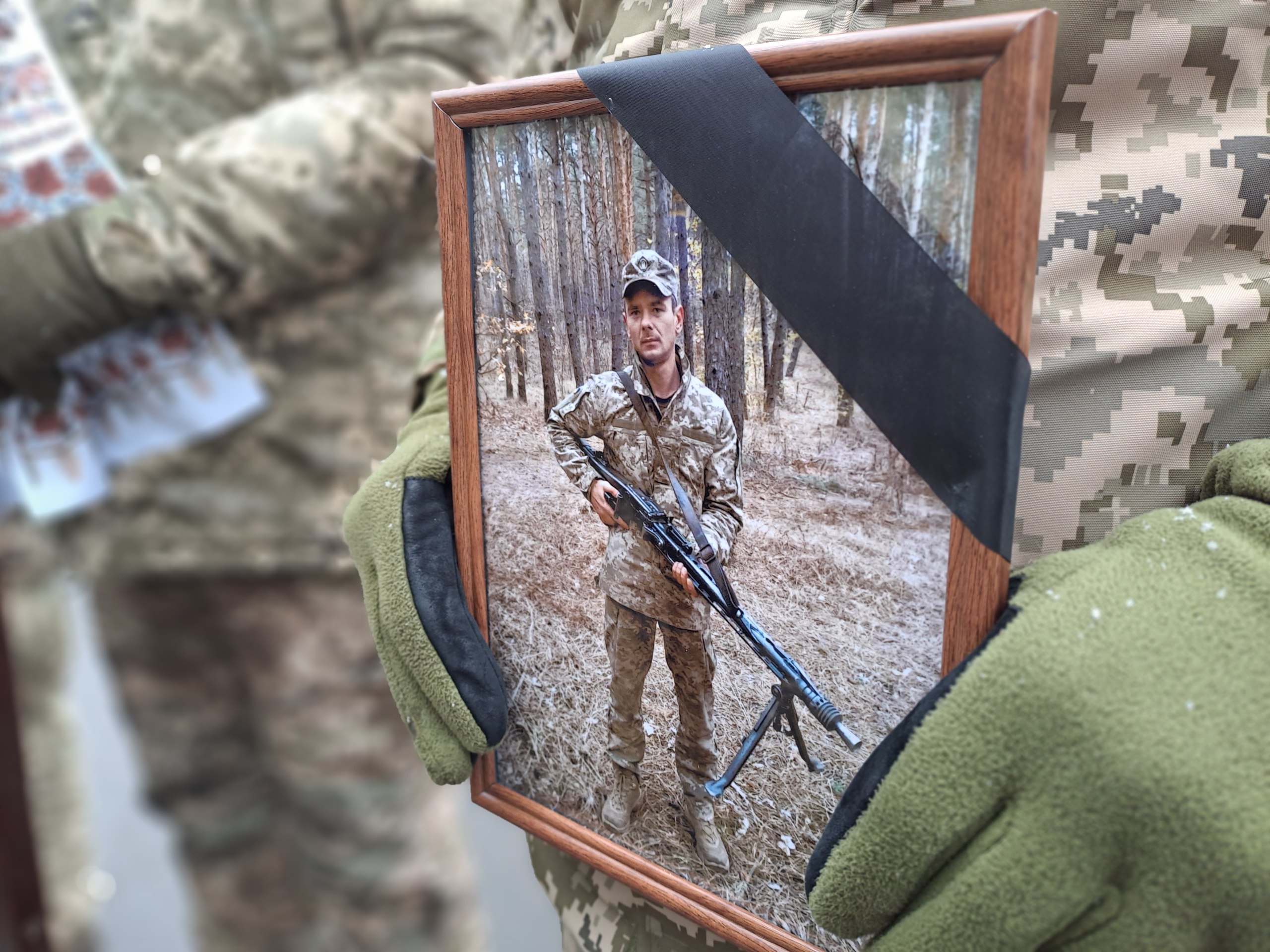 Мобілізували влітку: на Волині в останню путь провели Героя Романа Сахарука