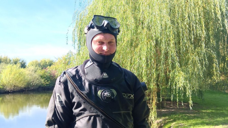 «Під водою виконувати свій обов’язок нелегко»: як водолаз з Волині рятує людей і розміновує водойми