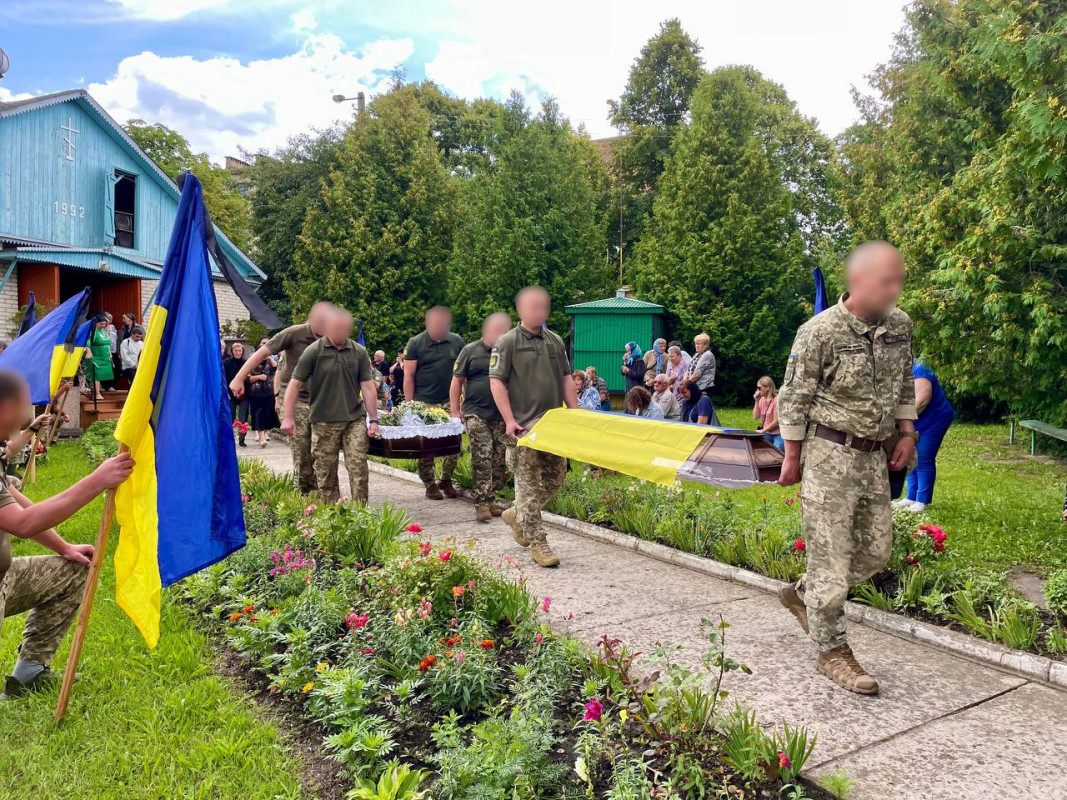 Перестало битися серце: на Волині попрощалися із молодим Героєм Іваном Сахніком