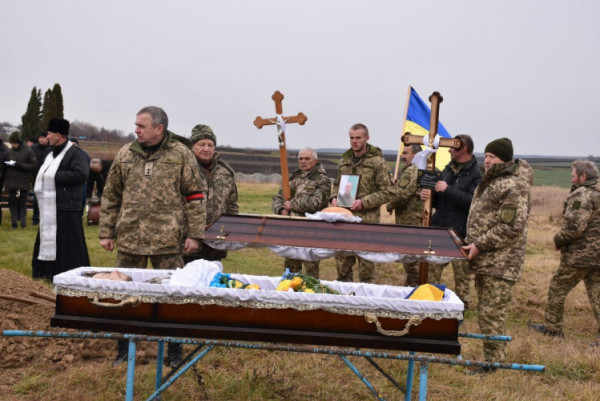 Помер внаслідок важких поранень біля Бахмута: на Волині попрощалися із солдатом Олексієм Аврамуком